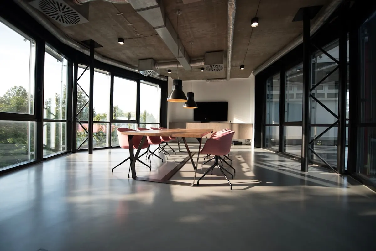 Modern ofis toplantı salonu